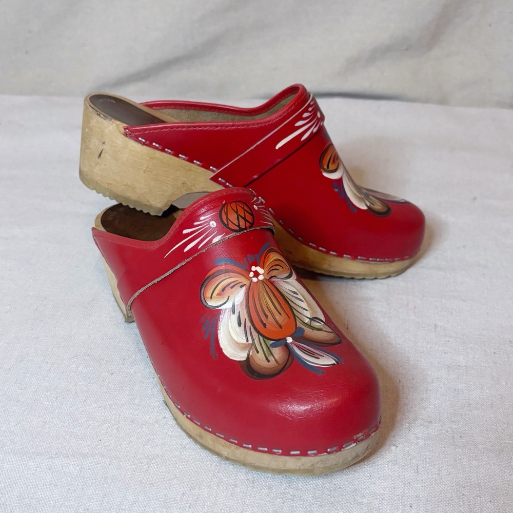 MIA red Sweden painted clogs size 9